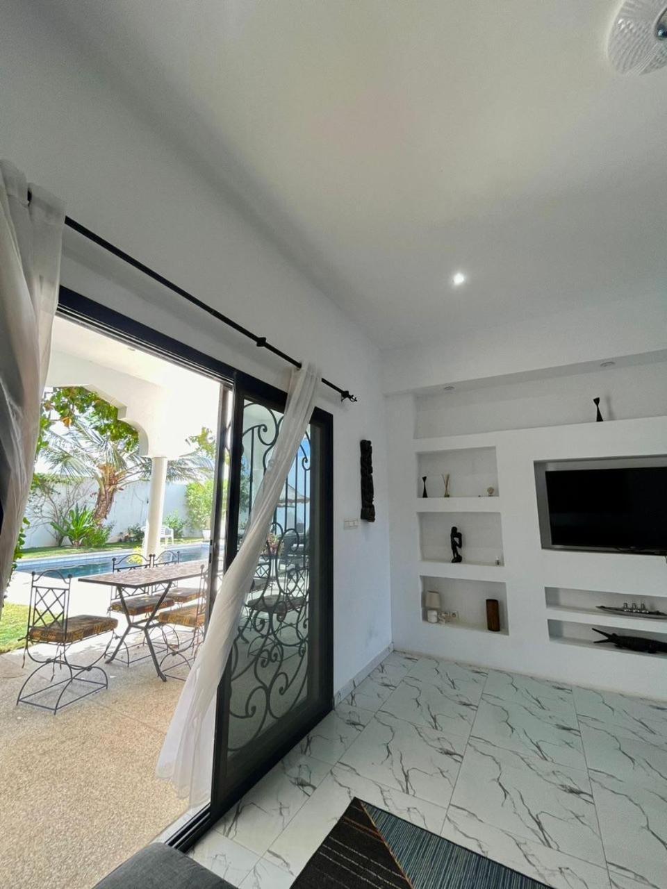 La Baraka, Extravagant Villa For 8 With Pool In Saly Gandigal Buitenkant foto