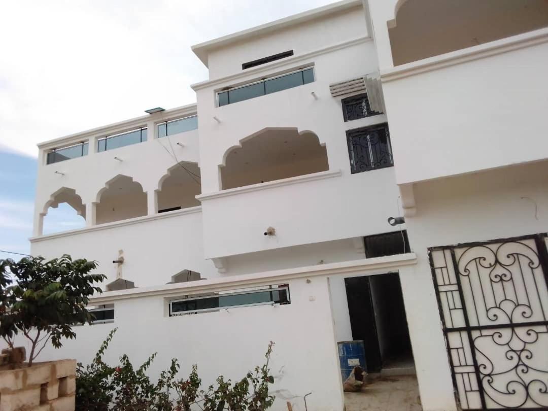 La Baraka, Extravagant Villa For 8 With Pool In Saly Gandigal Buitenkant foto